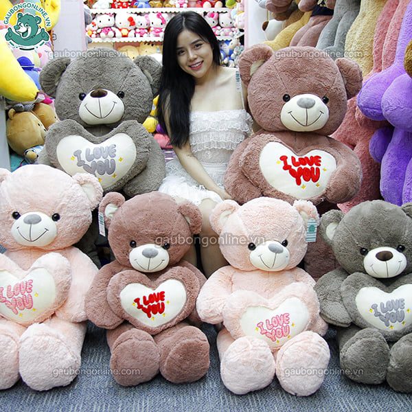Gấu Teddy ôm trái tim “I love you”