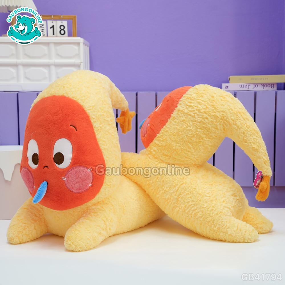 Bé Twinkle Nằm Rút Nước Mũi làm gối ôm